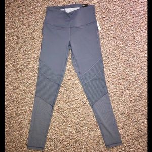 Victoria Secret Knockout Legging Sz M Long NWT